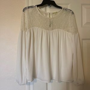 NWT Gianni Bini Ivory White Light Weight Blouse Yoke Detail size Large
